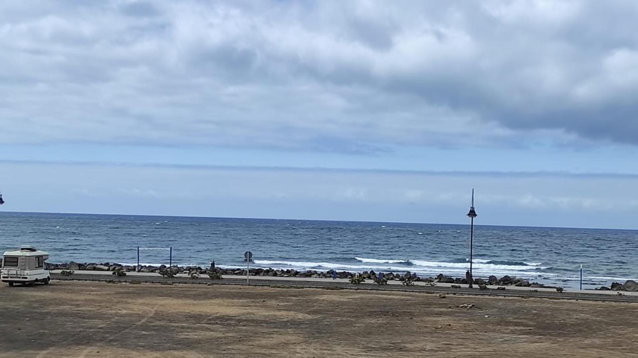 Bienvenue Appart Lumineux Avec Ascenseur Et Vue Sur La Mer Corralejo Luaran gambar